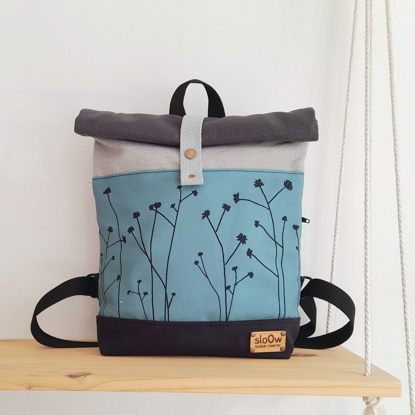 Rolltop de Gramíneas fondo azul