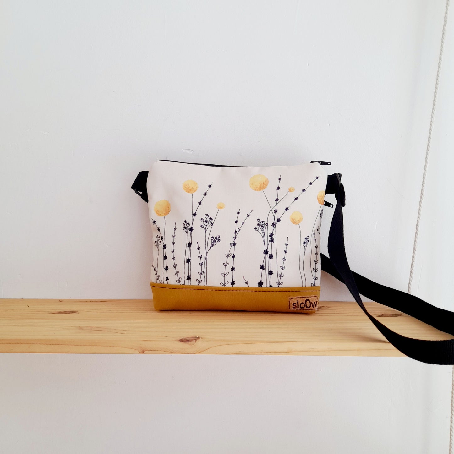 Bolso de Craspedias con mostaza