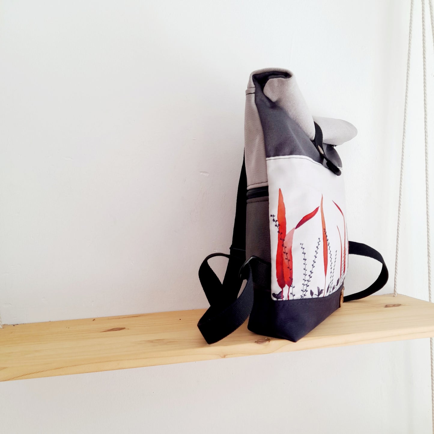 Rolltop de Hierbas altas rojas con negro y gris