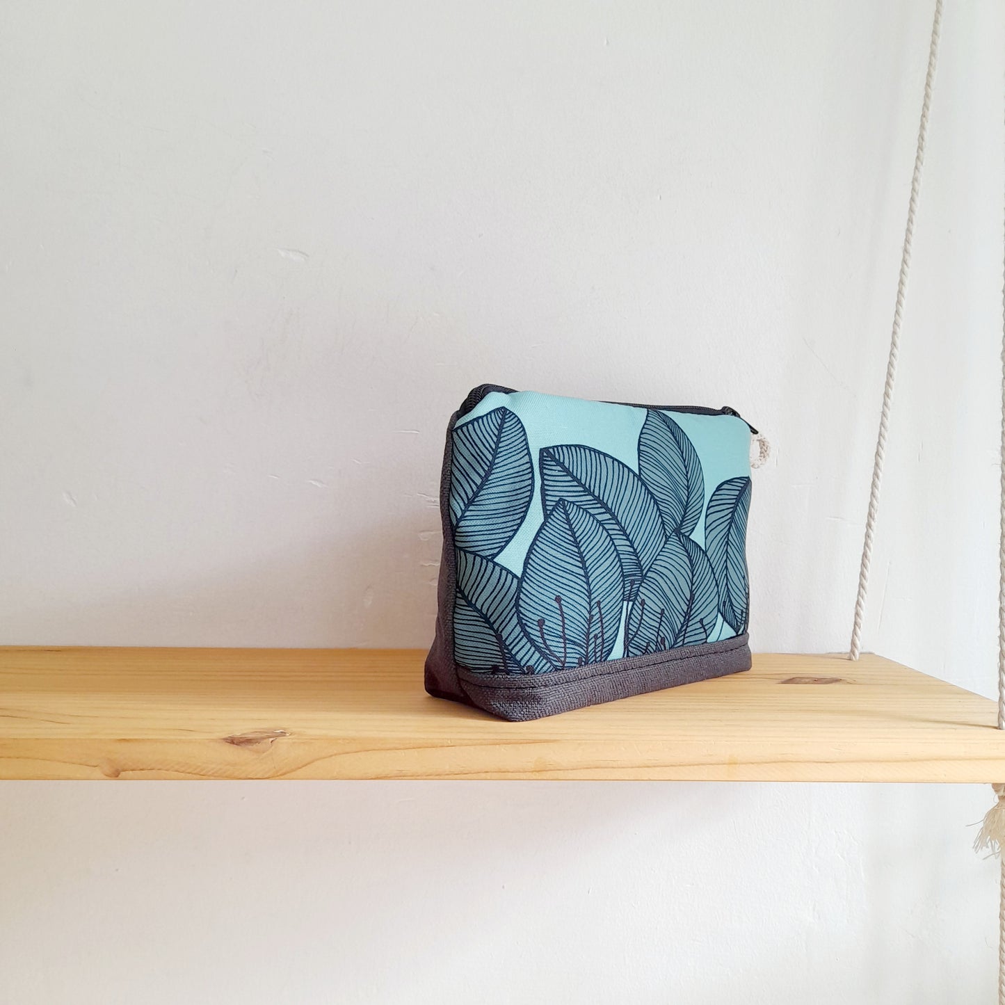 Neceser de Hojas turquesas con gris oscuro