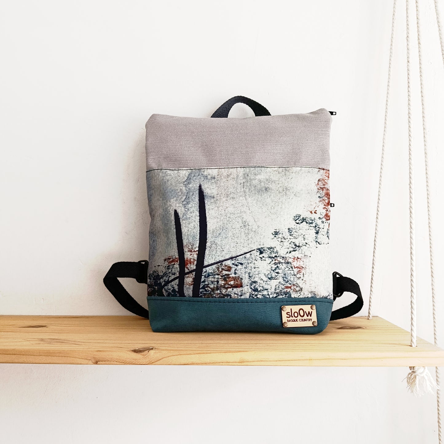 Mochila alta Stamp 2. Base azul