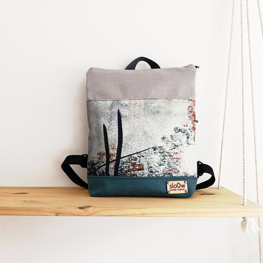 Mochila alta Stamp 2. Base azul